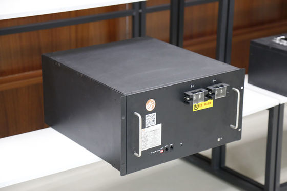 Système de stockage d'énergie ESS à ions de lithium avec protection contre les surcharges