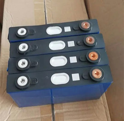 Celle de batterie au lithium-ion de voiture de 3,2 V 67Ah 87Ah 12V 16V 18V 24V 36V 48V Pour le véhicule électrique solaire