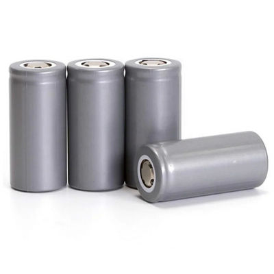 Cellules de batterie 32700 Lifepo4 cylindriques de 3,2 V à 6000 mAh pour les machines électriques