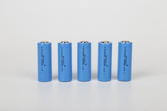 LiFePo4 IFR 26650 Batterie rechargeable au lithium-ion 3,2 V 3300 mAh Pour le système d'énergie solaire